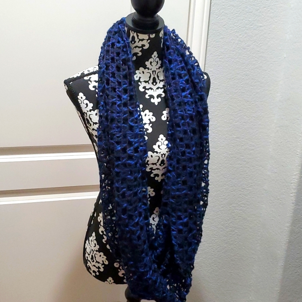 SCARF, BLUE AND BLACK,  Crochet.